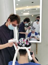 点击看大图 -八佰伴8008星级形象店
