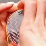 这时候把饺子皮铺在茶杯的上面,然后饺子馅放在里面