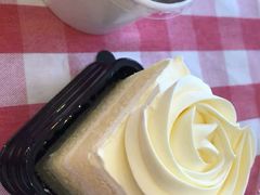 -红宝石·鲜奶小方·海派西点房(丰庄店)