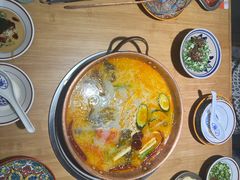 -洱火云南酸菜牛肉火锅(石景山当代商城店)