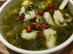 -渝是乎酸菜鱼(龙旗购物中心店)