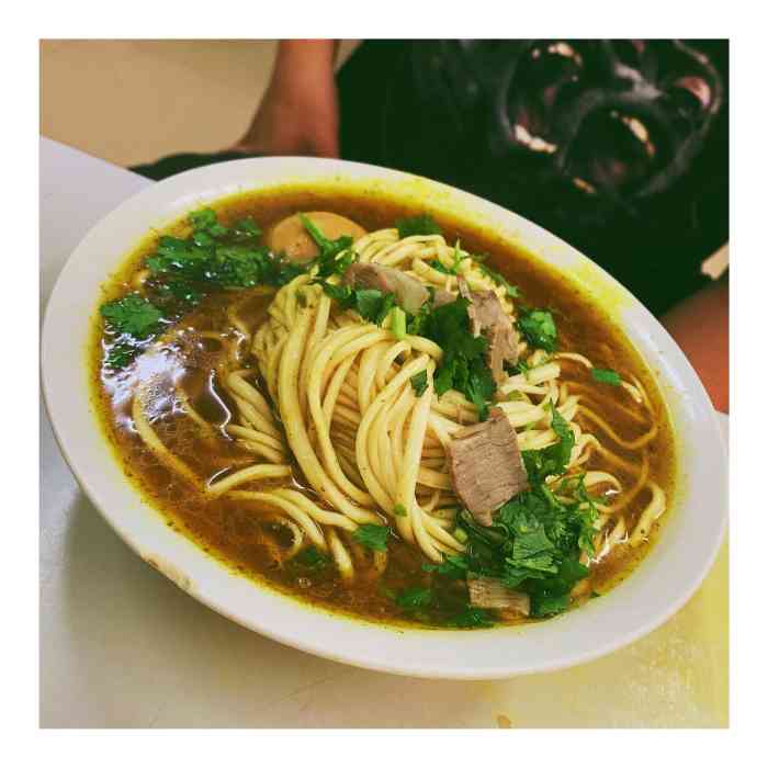 老李牛肉拉面-"正宗的黄汤拉面,跟以前吃的一个味道,早晨.