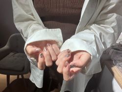 -UGIRL有个美甲