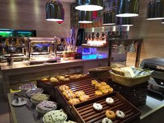 自助取餐区-豪派特华美达广场酒店·西餐厅