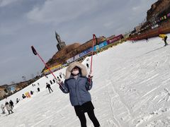 -采薇庄园四季滑雪场