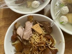 -松树干拌面店