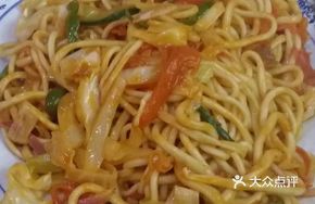 Dry-Fried Beef Stir-Fried Noodles