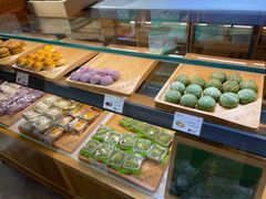 面包甜点陈列柜-南宋胡记(杭州灵隐寺店)