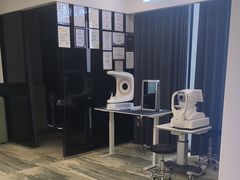 -三目眼镜·蔡司视觉合作店(青浦宝龙店)