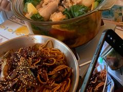 -满格嗦新疆椒麻鸡火锅.炒米粉(川大江安校区店)