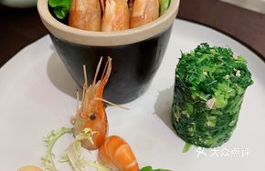 Steamed Freshwater Shrimp with Fresh Vegetables in Wine Sauce