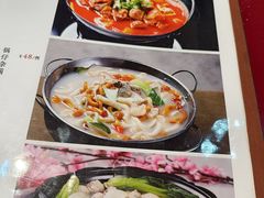 -鸿亨泰杂鱼馆(港馨家园店)