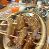 半二小酒馆是家具有随性与精致风格的宁波餐厅