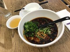 炸醬麵-翡翠拉面小笼包(机场DFS店)