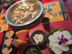-谭鸭血老火锅(万象九宜城店)