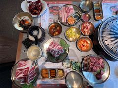 -草家酱蟹炭火烤肉店(珲春南路一店)