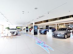 -杭州中沃沃尔沃4S店(滨江区店)