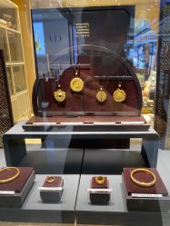 -周大福 CHOW TAI FOOK(新世界百货崇文店)