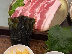-围炉肉舍•炭烤活鳗•丹东海鲜烤肉(步行街店)