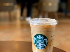 轻甜香草风味奶油冷萃冰咖啡-星巴克臻选(广州沙面店)