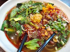-爆炸头阿姨小四川正宗川味小吃(无任何分店)
