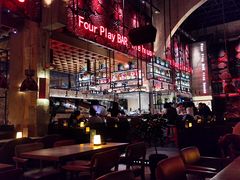-FOUR PLAY BAR