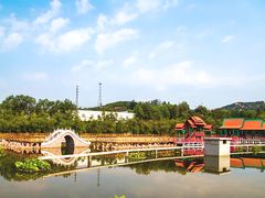 -雪山彩虹谷景区