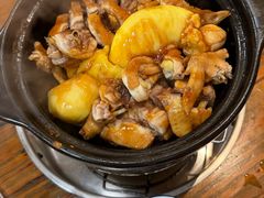 -东川炭炉鸡煲·榴莲瓦煲鸡(广州首店)