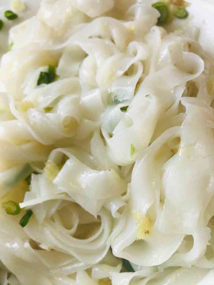 最好吃的是燕麦银丝包4个人都吃得饱还可以打包环境不错菜式出口也不