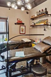 -鳌首刺青纹身 穿孔饰品店