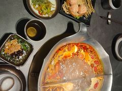 -湊湊火锅·茶憩(杭州湖滨银泰in77店)