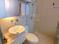 -卡罗酒店(东门晒布地铁站店)