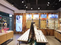 -LOOK眼镜·蔡司依视路配镜(宝山万达店)