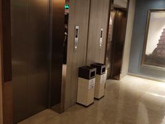 -西安大雁塔科技大学地铁站亚朵酒店