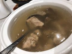 五指毛桃炖龙骨-品泉餐厅·大盆鱼·走地鸡