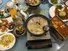 -香巴拉云南餐厅(华莱坞店)