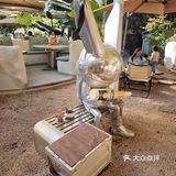 🍰问爆了！就在护城河边儿的咖啡店！✨