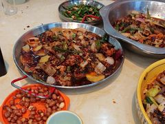 -休记光头香辣蟹干锅(绵竹店)