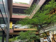 -瑞虹新天地月亮湾