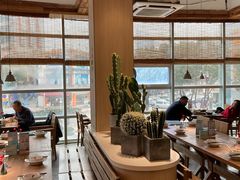 -蜜桃餐厅·伴山(湖滨商业街店)