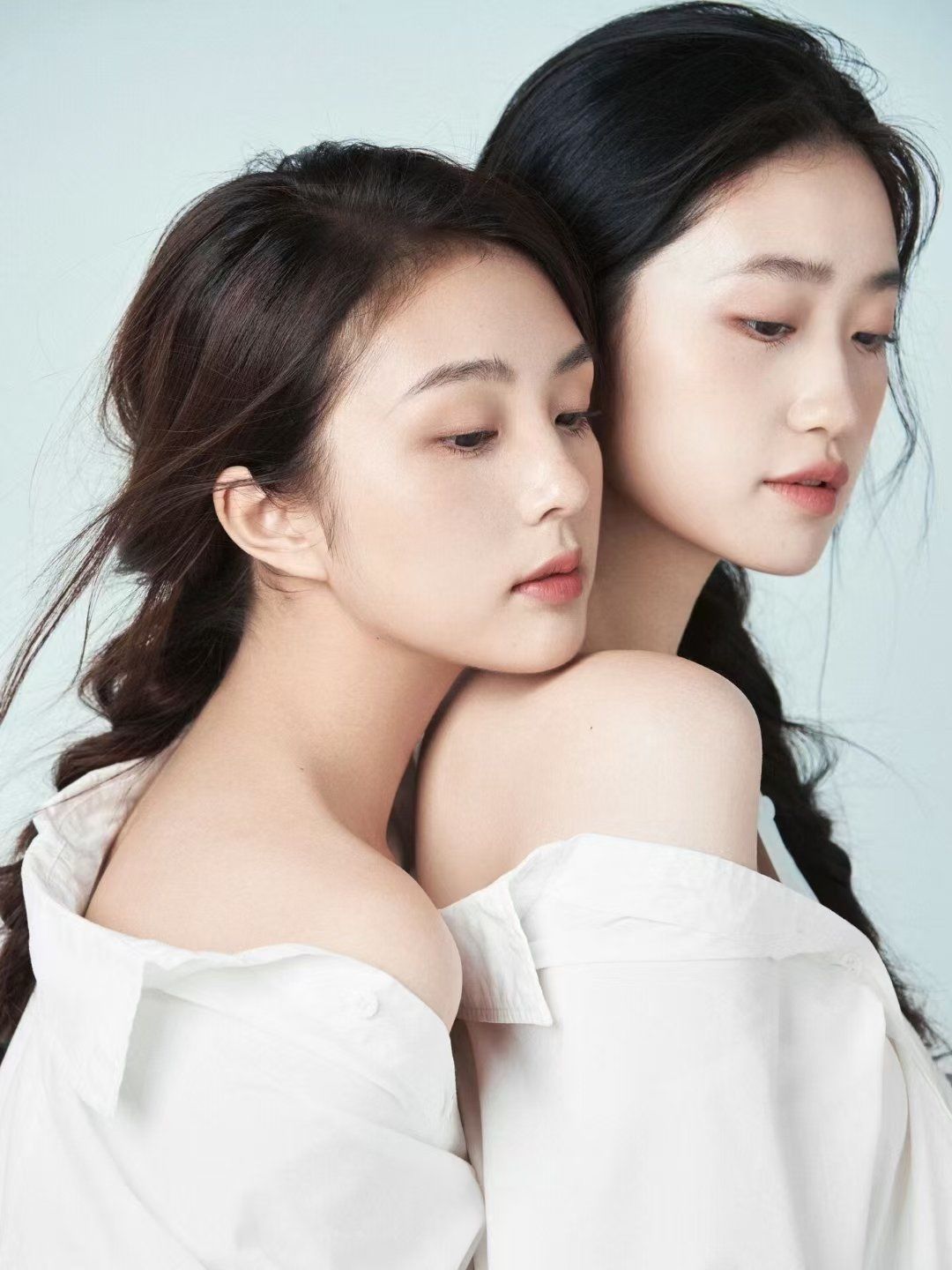 看,这是我异父异母的双胞胎姐妹😍
