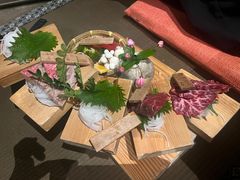 -山川小町·极番烧肉(新地假日广场店)