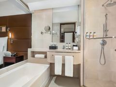 -广州白云机场雅高铂尔曼大酒店