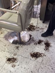 -PE SALON 