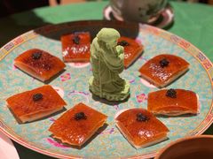 鱼子酱片皮鸭-誉八仙茶室酒楼(新天地店)