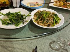 -香巴拉云南餐厅(华莱坞店)