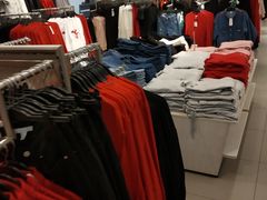 -H&M(鹏欣水游城店)