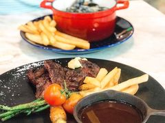 -La Mer Restaurant & Lounge