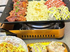 -豚妈妈汤饭·部队锅(南京东路店)