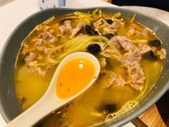 秘制酸汤肥牛-鹿港小镇(悠唐店)